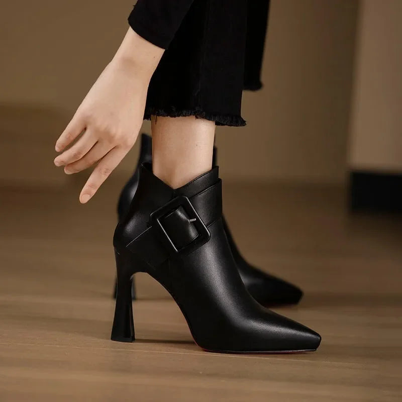 VANESS |  Ankle Buckle Boot