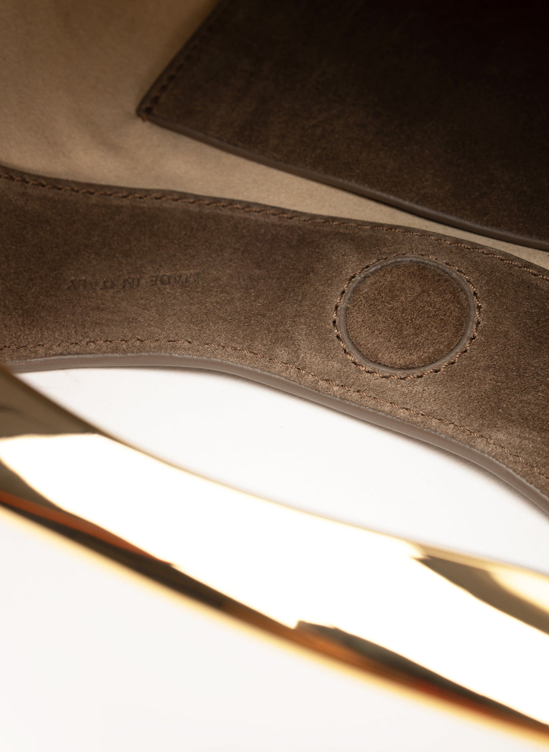 Isabella | Small Boomerang Suede Taupe